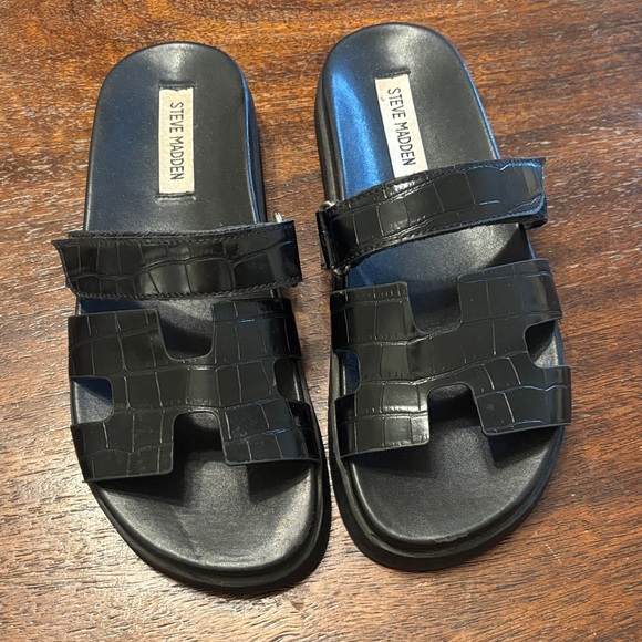 Steve Madden Black Croc-Embossed Slides - Picture 1 of 3